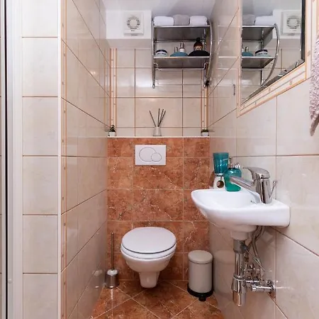 Monika Apartment *